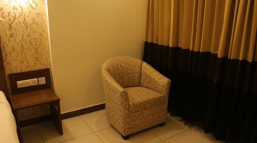 Klase Hotels Madras Buitenkant foto
