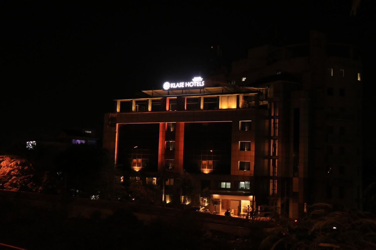 Klase Hotels Madras Buitenkant foto